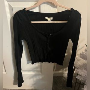 BLACK RIBBED CROPPED TOP! 🖤